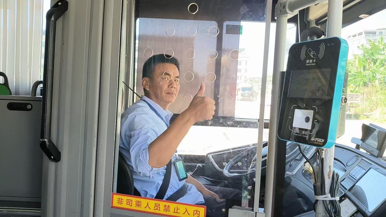 平凡岗位见初心，热心相助显真情